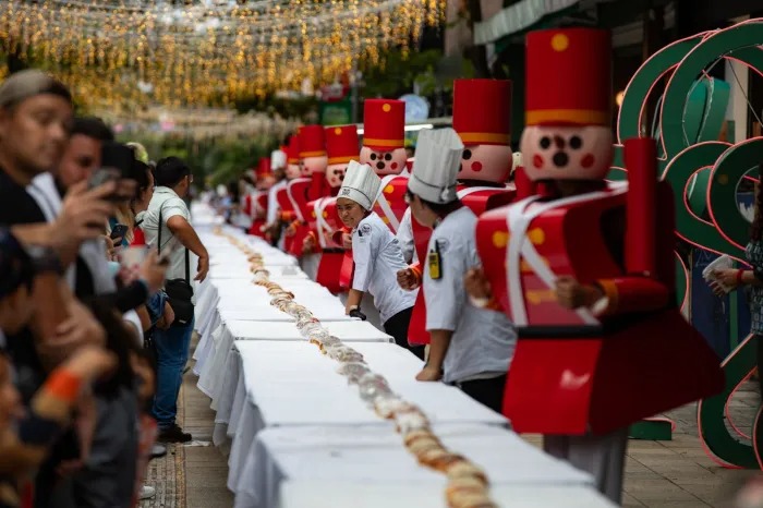 Tradicional Rosca de Reyes Gigante